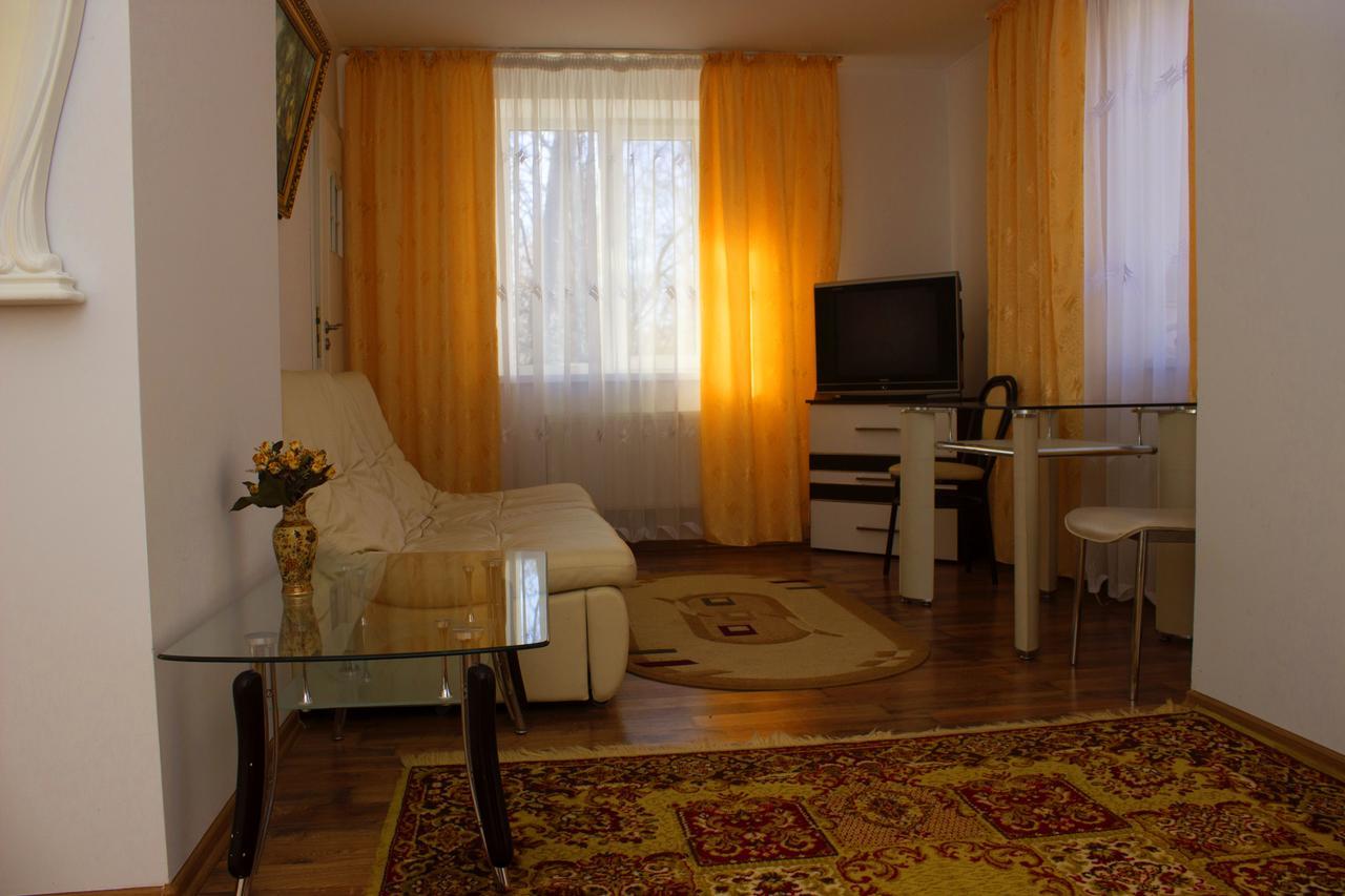 Hotel Confort Drochia Exterior photo