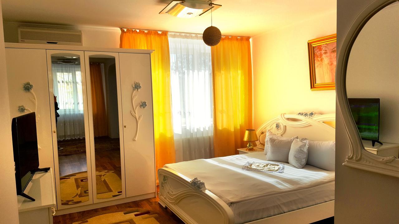 Hotel Confort Drochia Exterior photo