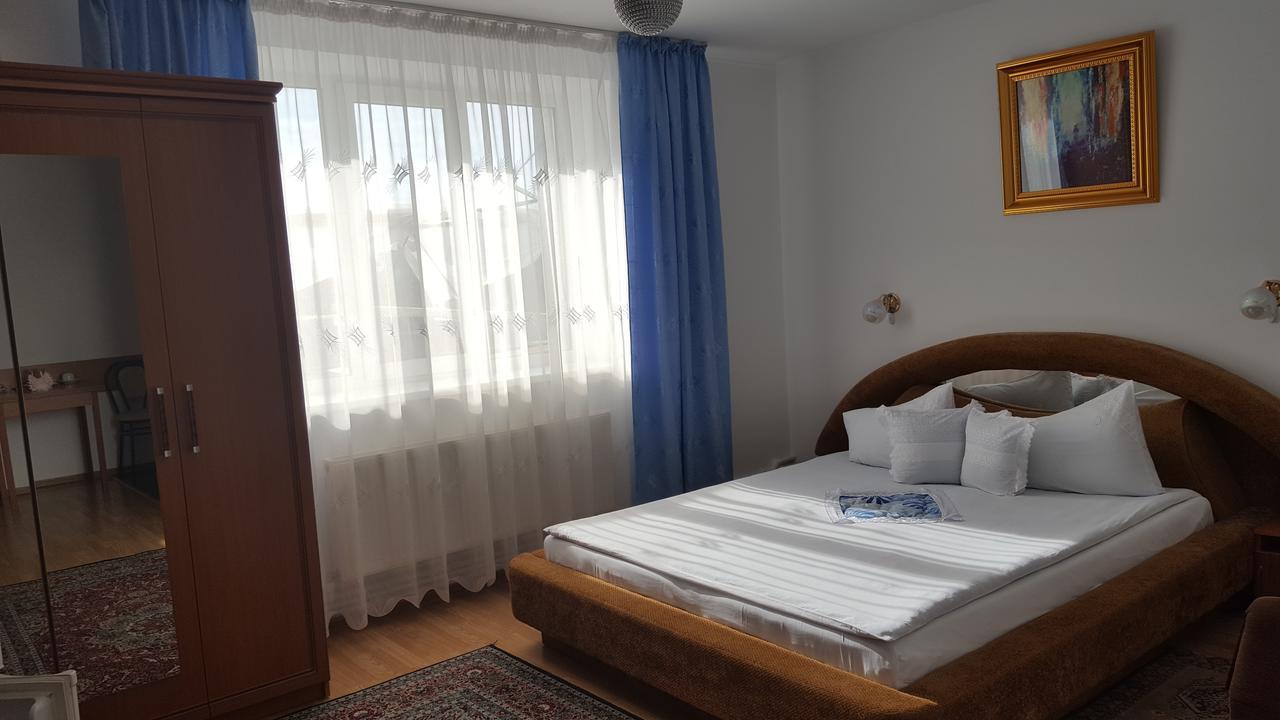 Hotel Confort Drochia Exterior photo